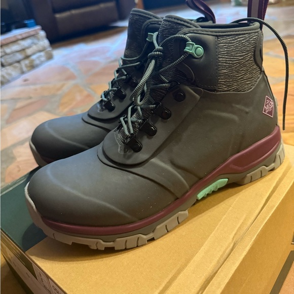 Women’s Muck Apex Lace Up Boot - Picture 6 of 7